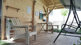 Зелен оазис в сърцето на София: Първият климатичен подслон ни спасява от жегата Снимки