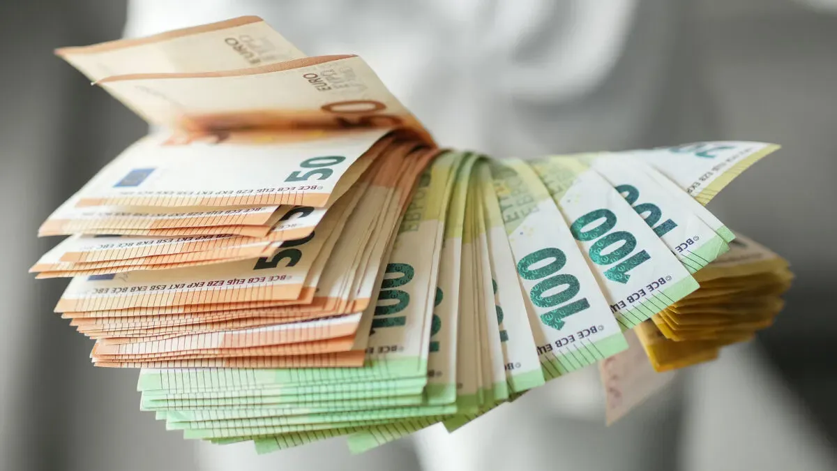 Държавни дружества със загуби, но с директорски заплати от 20 000 лв.