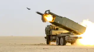 Новият HIMARS на САЩ: Ракетата, която удря и изчезва за минути
