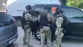 Сръбски полицаи са сред петимата задържани при акция на Европол и ГДБОП срещу трафик на мигранти