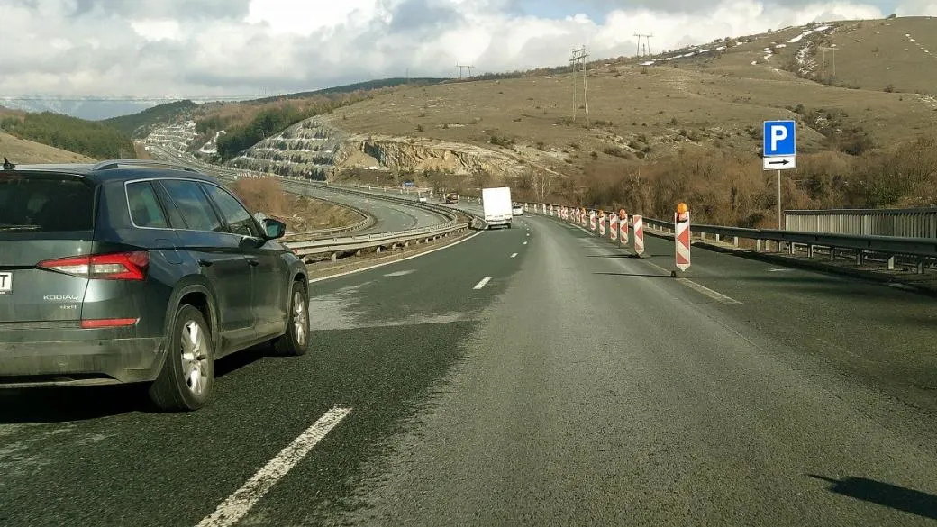 Кресна: АПИ ще премахне ограничителните колчета до 22 юли 2026 г. след писмо до Общината
