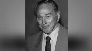 Звездата от „Neighbours“ Терънс Донован си отиде на 90 години