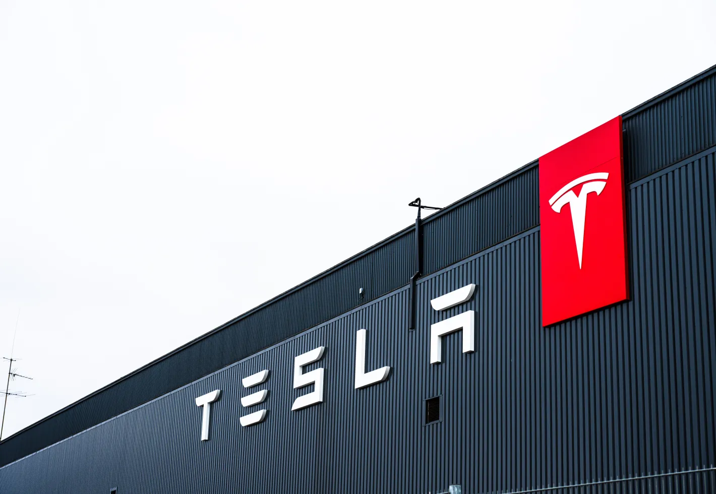 Марката Tesla пак доказа силата си: Мигновен успех за детски продукт без електромотор