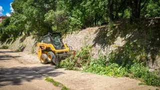 Столична община чисти 170 участъка речни корита в София