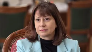 Велислава Делчева поиска от депутатите да спрат новия начин за изчисляване на трудовия стаж