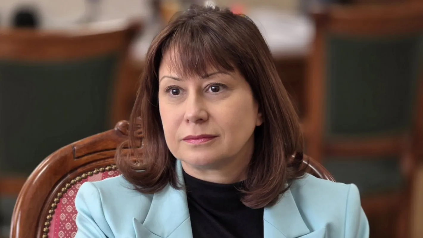 Велислава Делчева поиска от депутатите да спрат новия начин за изчисляване на трудовия стаж