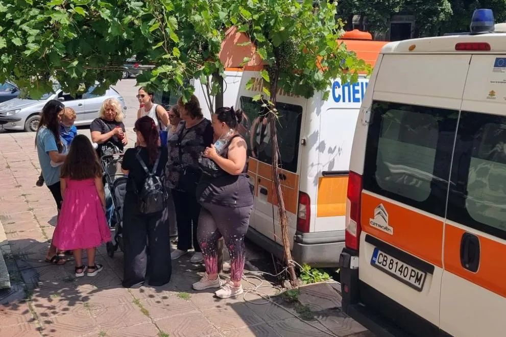 Медици от Спешната помощ протестираха в Шумен: Искат увеличение на заплатите