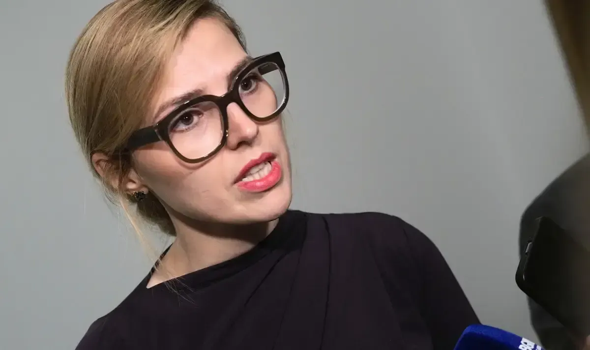 Министър Петрова: Дипломацията е първата защитна линия на националните интереси в международен план