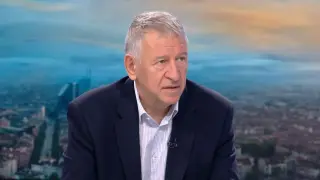 Стойчо Кацаров: Порочно е един да плаща, а друг да купува лекарствата за онкоболни