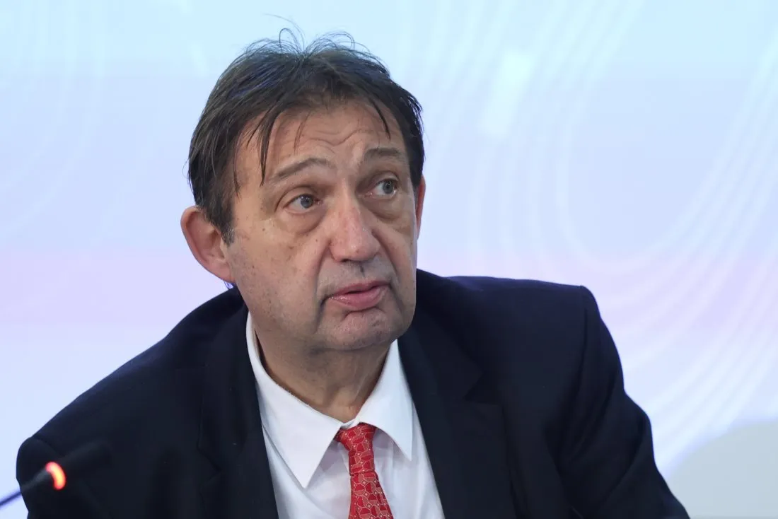 Министър Шишков: Държавата е давала аванси на фирми за АМ "Хемус" без готови проекти