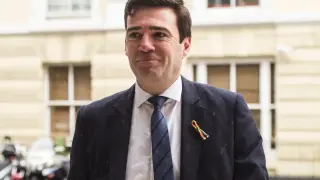 Новият британски премиер Анди Бърнам премахна ДДС върху електроенергията за домакинствата