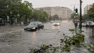 Силни бури на Балканите причиниха жертва и десетки ранени