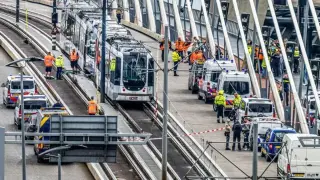 Петнадесет ранени при сблъсък на два трамвая на моста Еразъм в Ротердам