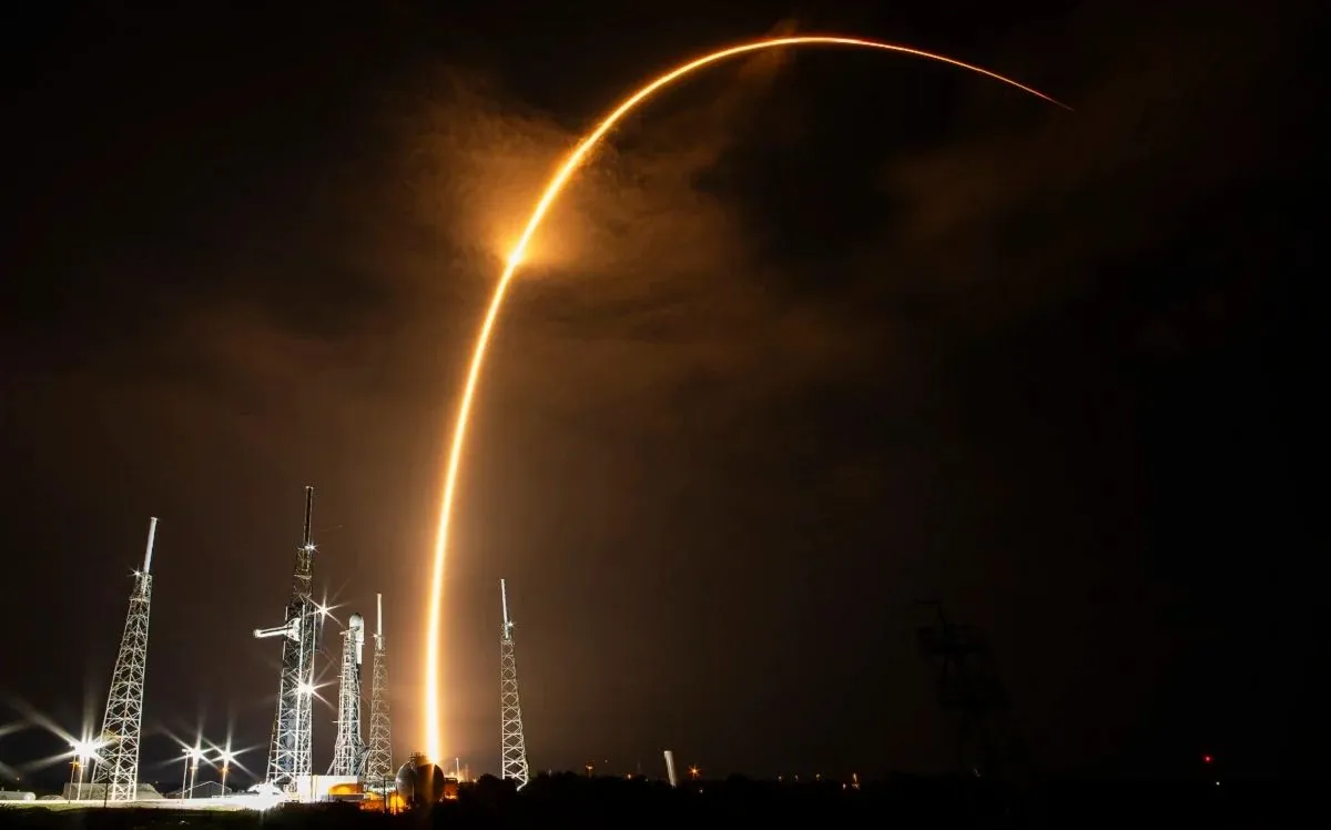 Ракетаta Falcon 9 на SpaceX удря Луната: Астрономите се готвят за необичайно космическо събитие