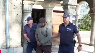Брадат, без шапка и мълчалив: Конвоират към Варна Асен, отвлякъл 11-годишната Наталия Снимки