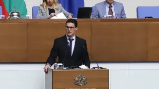 Гласуваха новите правила за бързите кредити след спор в парламента