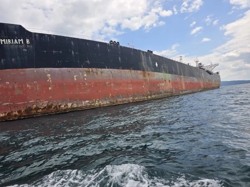 Проверка в Бургаския залив не установи разливи на гориво от корабите „Кайрос“ и „Мириам В“