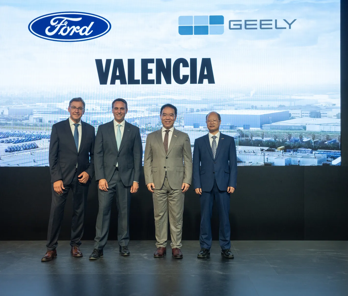Ford и Geely Auto обединяват сили в Европа за производство на ново поколение мултиенергийни автомобили в Испания