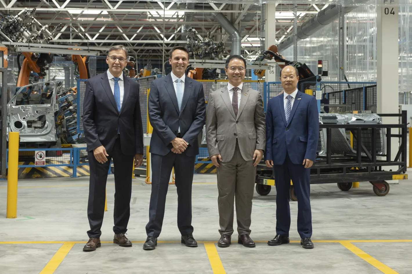 Ford и Geely Auto обединяват сили в Европа за производство на ново поколение мултиенергийни автомобили в Испания