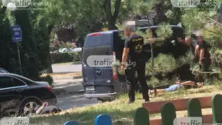 Спецотряд задържа двама мъже край парк в Пловдив