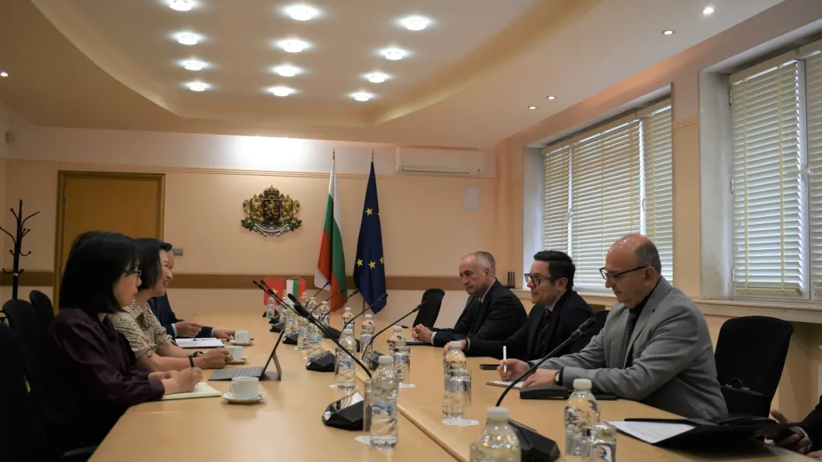 Вицепремиерът Пулев: България и Виетнам имат голям потенциал за разширяване на индустриалното и инвестиционното сътрудничество
