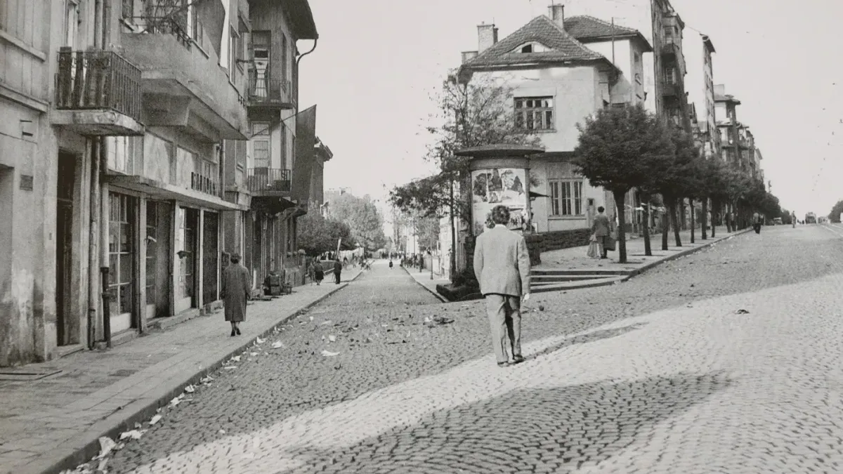 Носталгия: Така изглеждаше бул. "Дондуков" през 1957 г.