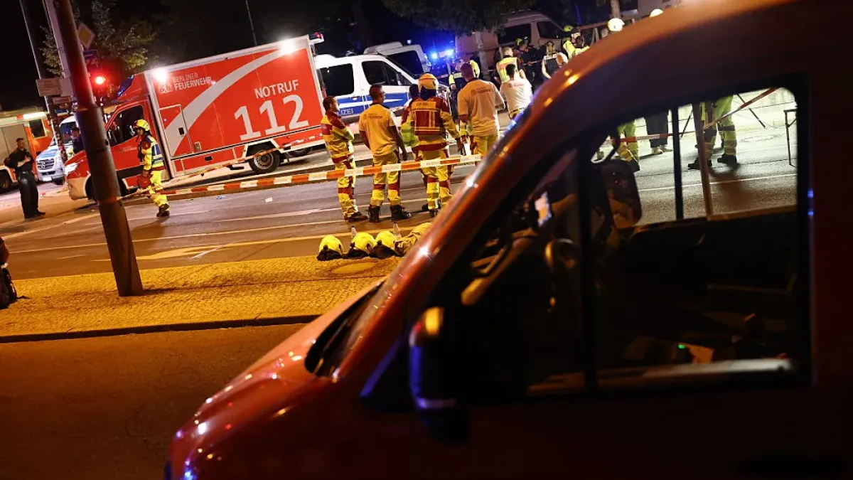 Автомобил се вряза в участници на гейпарад в Берлин, един загинал и 16 ранени