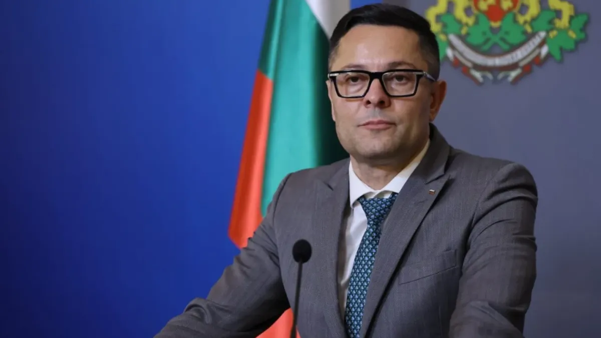 Вицепремиерът Александър Пулев: Не сме се отказали от намаляването на заплатите в държавните предприятия – това е наша реформа