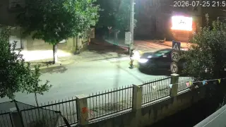Опасна ситуация на пешеходна пътека в Червен бряг: дете едва не е било прегазено