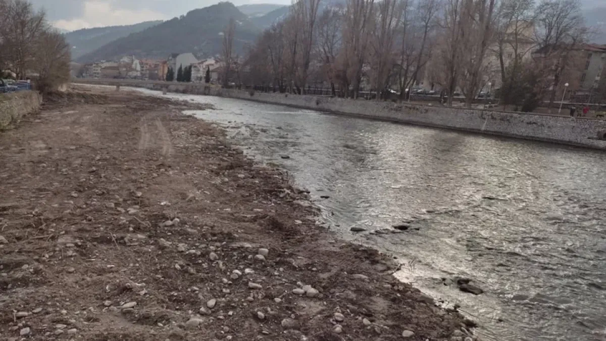 Непречистени отпадни води се изливат в река Чая край Асеновград
