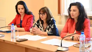Министър Ефремова: Застаряването на населението ще увеличава нуждата от грижи за възрастни и хора с увреждания