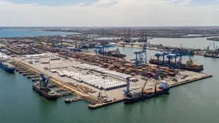 Констанца евакуира пристанището след телефонен сигнал за взривно устройство