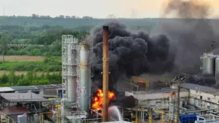 СБУ нанесе удар с дронове по рафинерията на ''Лукойл'' в Перм