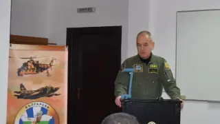Командирът на ВВС публикува нестандартна снимка от плажа