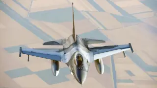 Изтребител F-16 се разби в Украйна при бойна мисия