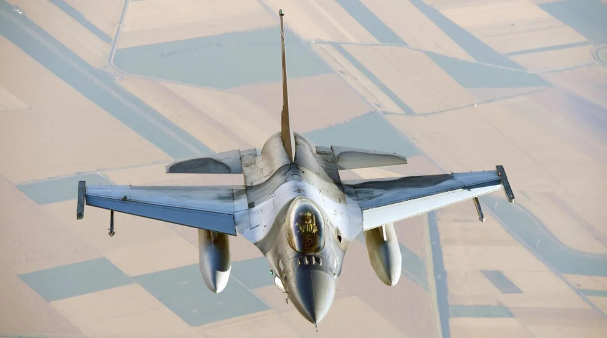 Изтребител F-16 се разби в Украйна при бойна мисия