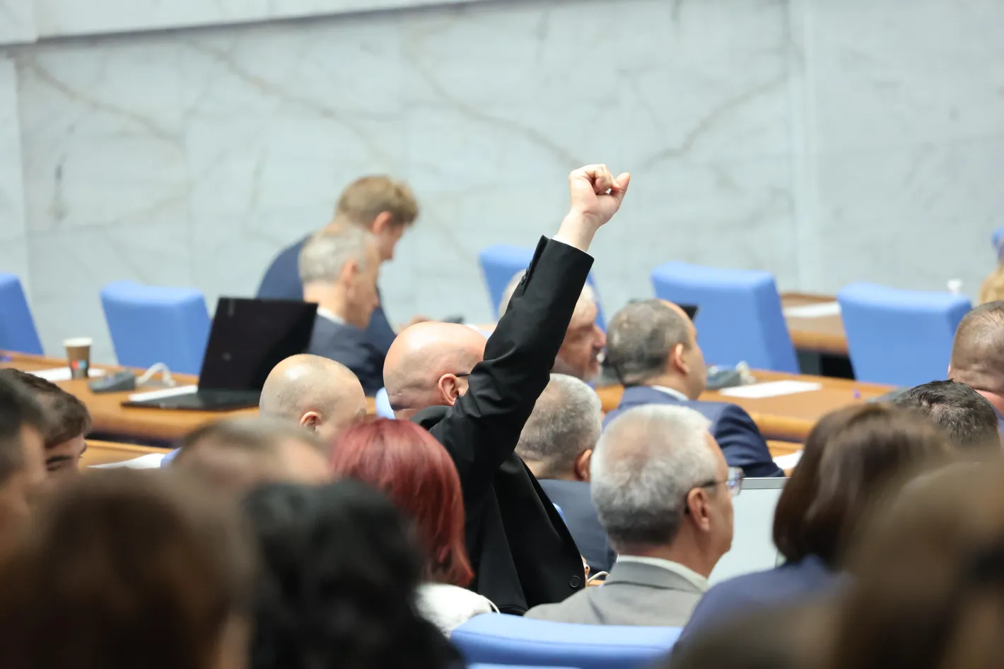 За 8 месеца: Депутатите ни струват близо 10 млн. евро