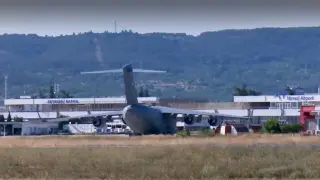 Мистерия около военния самолет, кацнал на летище Варна в следобедните часове