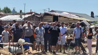 Напрежение при събаряне на постройки във „Филиповци“, нападнат е журналист