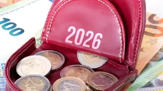 От полунощ поскъпват цигарите и винетките: Държавни служители плащат осигуровки
