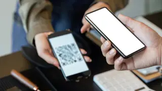Без Wi-Fi и Bluetooth: Нова система изпраща файлове чрез камерата на телефона