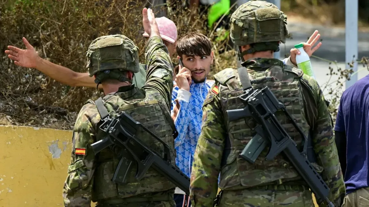 Испания разположи 3000 жандармеристи и полицаи в Сеута
