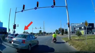Учебна кола наруши пътната маркировка на кръстовище в Пловдив