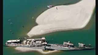 Ръждясалият корпус на нацистки кораб се показа над водите на Дунав