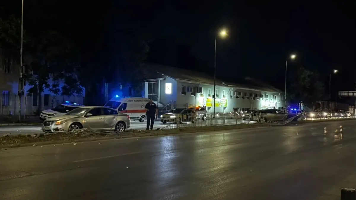 Катастрофа край "Сточна гара" в София, има линейка и три патрулки
