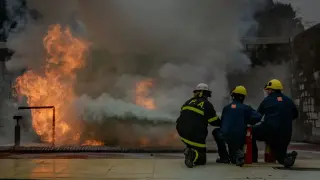Петима герои не мигнаха до 5 сутринта: Биха се с огъня, докато Българово спеше