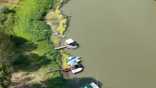 Потънал съд изплува край Русе, спасители предупреждават за опасни подводни препятствия