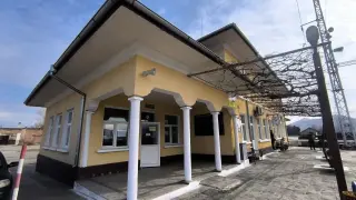 Откриха труп на мъж на жп гара край Сандански, подозират наркотици