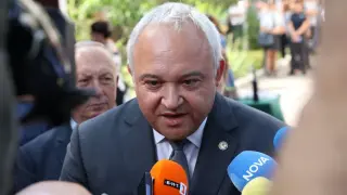 Демерджиев: След разговор с Радев обявява "брутална борба" с изродите, които превръщат децата ни в оръжия