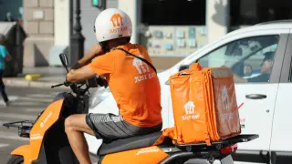 Takeaway напуска България: Доставчикът спира работа у нас от 15 септември